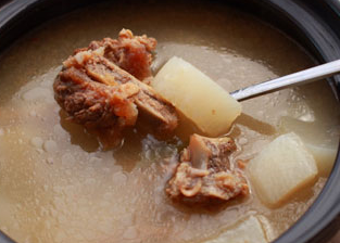 白萝卜牛骨汤的做法及功效 怎样熬牛骨汤好喝无异味