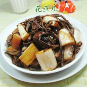茶树菇茭白烧五花肉的做法