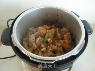 高压锅土豆炖排骨的做法步骤：7
