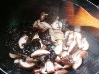 【闽菜】--香菇青菜的做法步骤：8