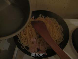 【培根蛋酱意面】spaghetti de carbonara的做法步骤：9