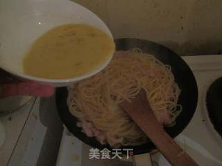 【培根蛋酱意面】spaghetti de carbonara的做法步骤：11