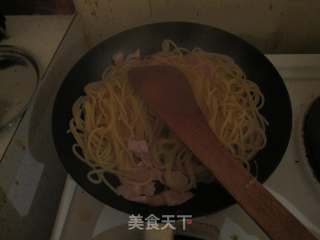 【培根蛋酱意面】spaghetti de carbonara的做法步骤：8