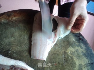 【水煮鱼】教如何片鱼片的做法步骤：5