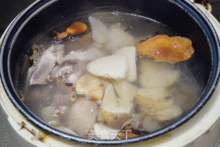 祛湿汤——药材淮山炖老鸭汤的做法步骤：4