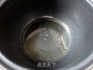 电饭锅也能做出美味饭食之一------电饭锅烧排骨的做法步骤：4