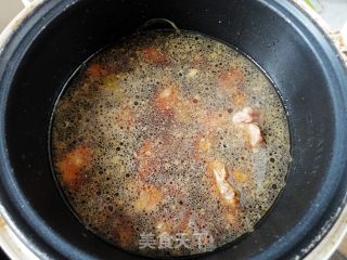 电饭锅也能做出美味饭食之一------电饭锅烧排骨的做法步骤：11