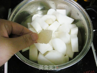 秘制广式萝卜牛腩汤的做法步骤：2
