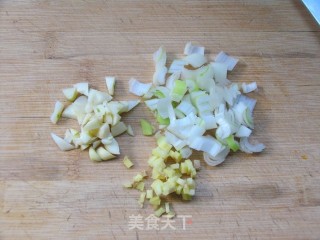 家常菜飘香——简易版干煸豆角的做法步骤：5