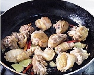 咸辣适中有嚼头的炒鸡做法-------干煸鸡的做法步骤：6