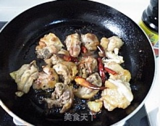咸辣适中有嚼头的炒鸡做法-------干煸鸡的做法步骤：7
