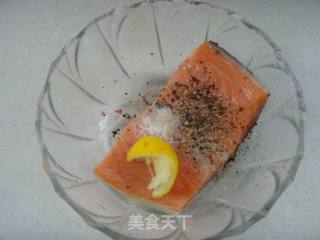 熟吃更营养---柠香三文鱼的做法步骤：1