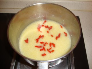 海参小米粥的做法步骤：3