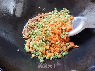胡萝卜豆角焖饭的做法步骤：10
