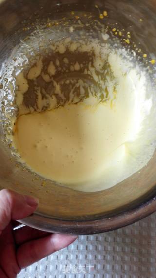 蛋黄溶豆的做法步骤：2