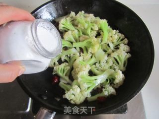 炝炒有机花菜的做法步骤：6