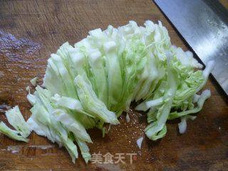 洋葱炒圆白菜的做法步骤：3