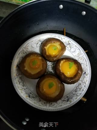 香菇酿鸽子蛋的做法步骤：3