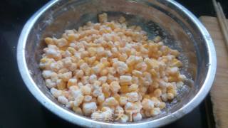 酥香玉米粒的做法步骤：2