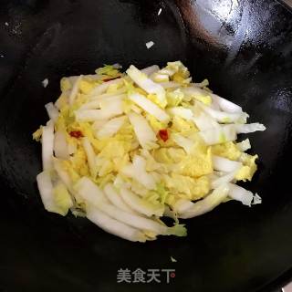 白菜炒豆皮的做法步骤：4