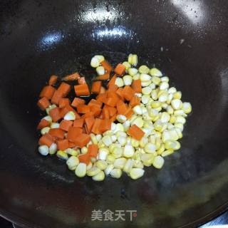 玉米粒炒腰果的做法步骤：2