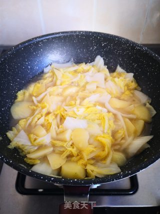 白菜炖土豆的做法步骤：5