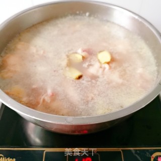 高压锅焖鸡块的做法步骤：3