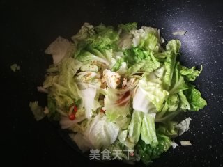 白菜炒虾仁的做法步骤：9