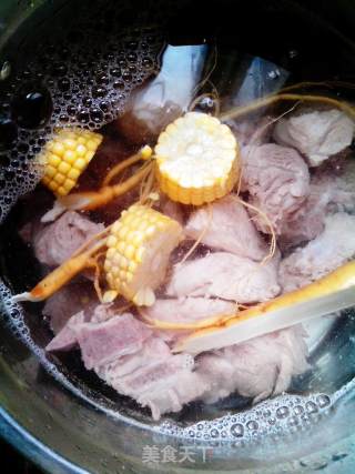 鲜人参玉米炖排骨汤的做法步骤：6