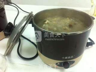 土茯苓养生汤的做法步骤：3