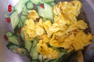 『家夏』家常黄瓜炒鸡蛋 超级美味简单快手菜的做法步骤：5