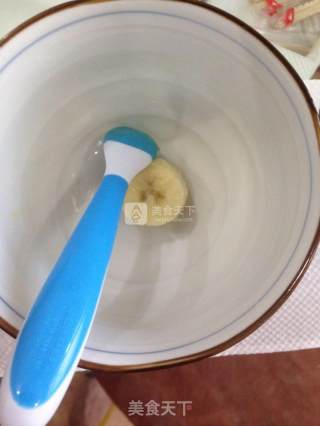 宝宝辅食 香蕉泥的做法步骤：1