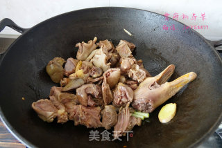 【东北特色菜】铁锅炖大鹅的做法步骤：6