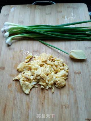 油麦菜鸡蛋水饺的做法步骤：2