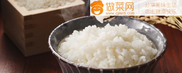 煮大米饭里放什么东西更加好吃