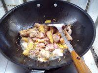 电饭煲版鸡炖板栗汤的做法步骤8