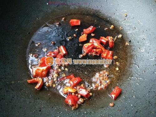 干锅辣椒拌菠菜的做法