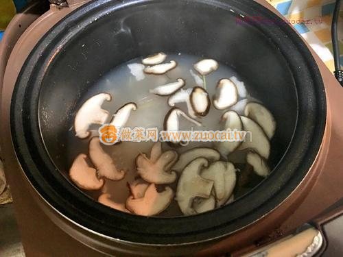 香菇肉片粥的做法