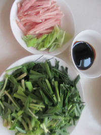 肉丝炒韭菜的做法步骤1
