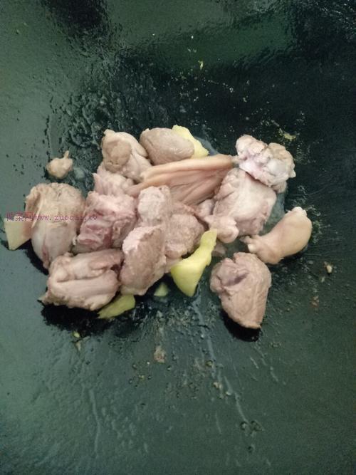 土豆炆鸭的做法