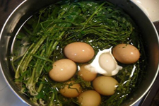 艾叶煮鸡蛋