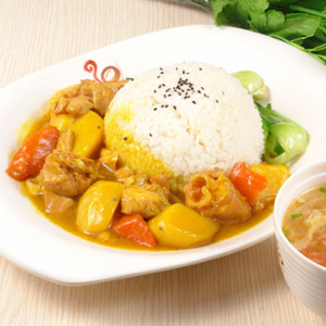 日式鸡肉咖喱饭 日式鸡肉咖喱饭的做法 日式鸡肉咖喱饭配什么汤 日式鸡肉咖喱饭的热量