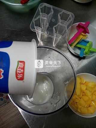 酸奶芒果冰棍的做法步骤：3