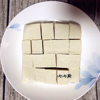 如何做正宗四川麻婆豆腐的“麻辣”#肉肉厨的做法步骤：3
