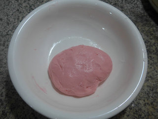 草莓奶糕