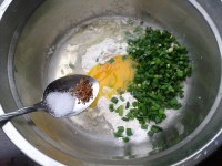 韭菜鸡蛋饼的做法步骤3