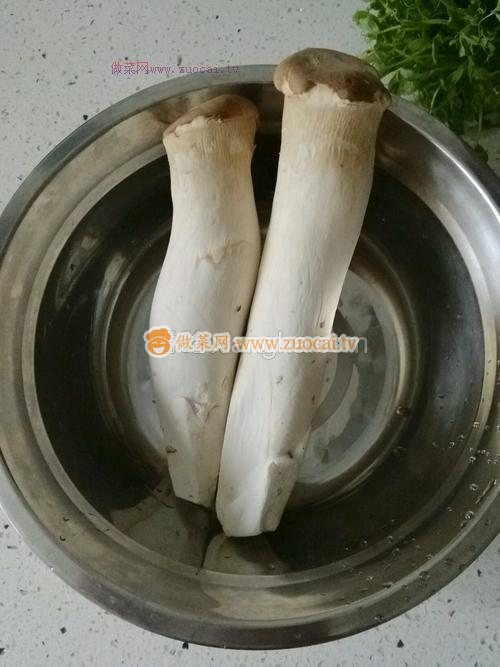 暖胃海鲜豌豆苗馄饨的做法