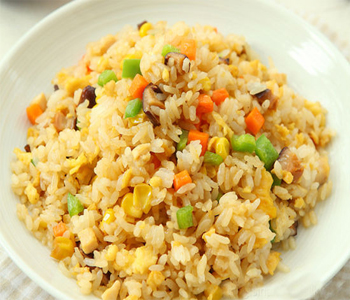 炒大米的做法 炒大米怎么做才好吃 炒大米太粘怎么办