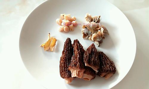 羊肚菌炖海螺的做法