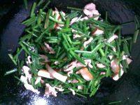 肉丝豆干炒韭苔的做法步骤9